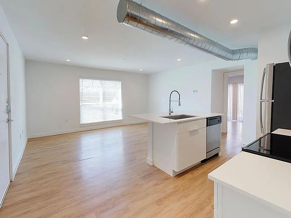 4th image of 4505 Cedar Springs Rd #94a0d6f68