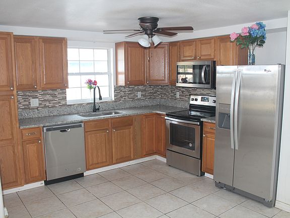 3rd image of 15503 Morgan St