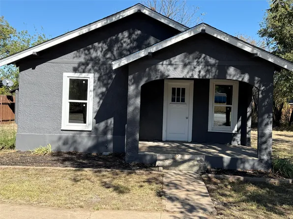 705 E 9th St, Coleman, TX 76834