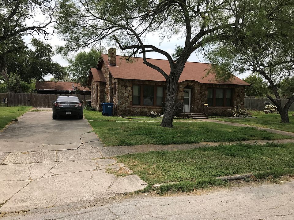 2nd image of 610 McIntyre Ave