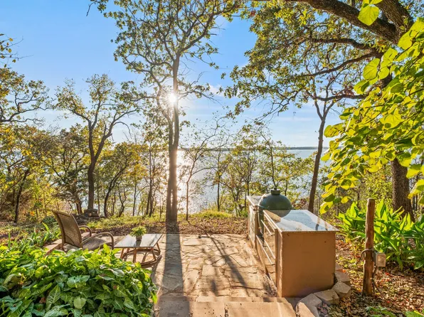 540 Diamond Point Dr, Oak Pt, TX 75068