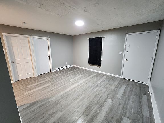 5th image of 1424 Bancroft St