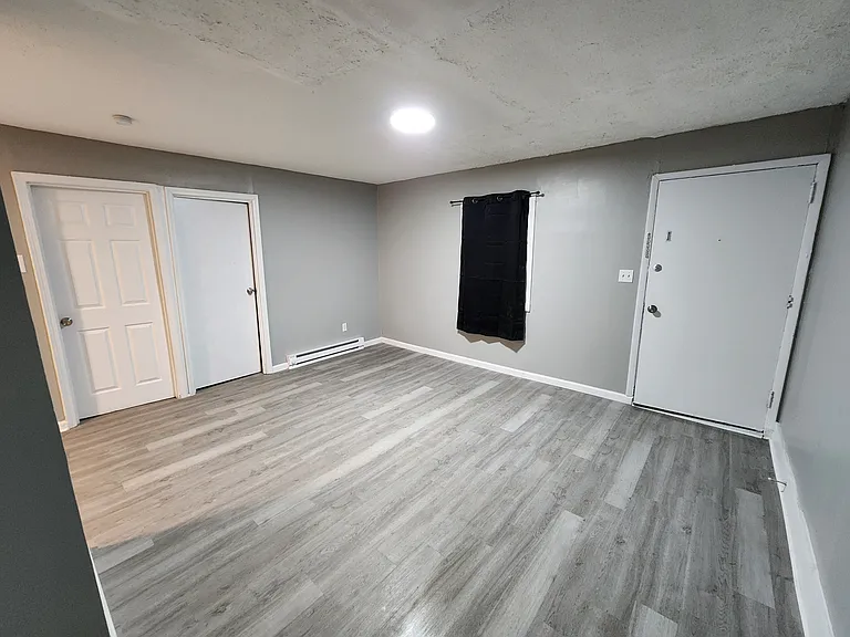1424 Bancroft St — Photo 5