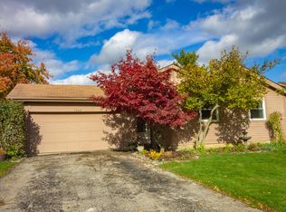 1966 Wolverhampton Rd, Powell, OH 43065