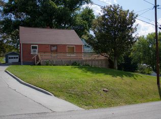 1102 Wolf St, Narrows, VA 24124