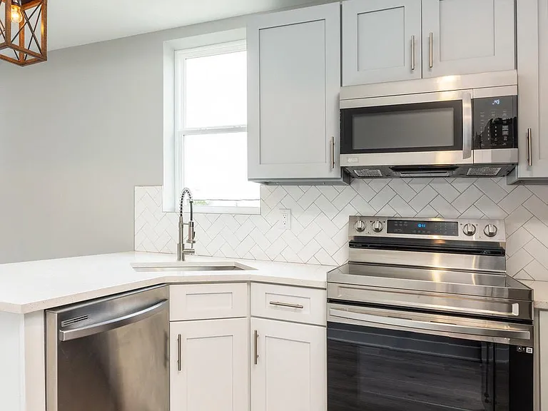 2729 W Glenwood Ave #1 — Photo 4