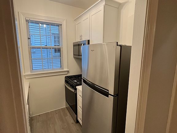 4th image of 38 Irving Pl #L