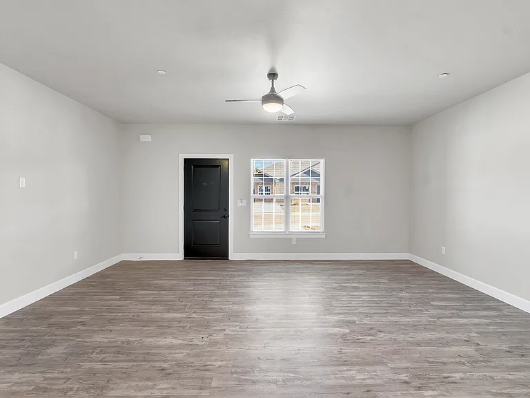 617 E Pams Dr #G — Photo 3