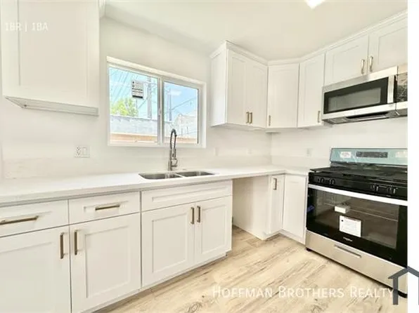 5718 S Manhattan Pl, Los Angeles, CA 90062