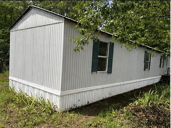 2nd image of 403 Sharps Ln
