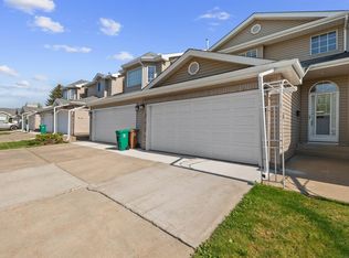 20 Deerbourne Dr #5, Saint Albert, AB T8N6E1