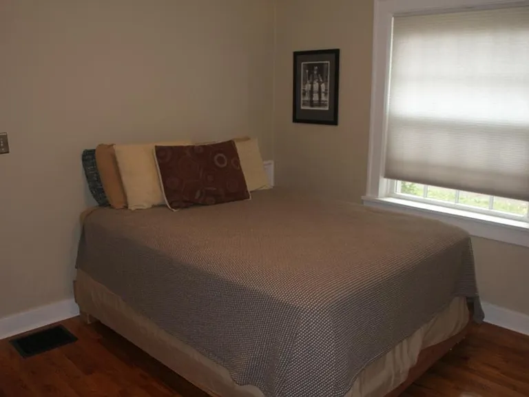 1014 Iverson Ave — Photo 6