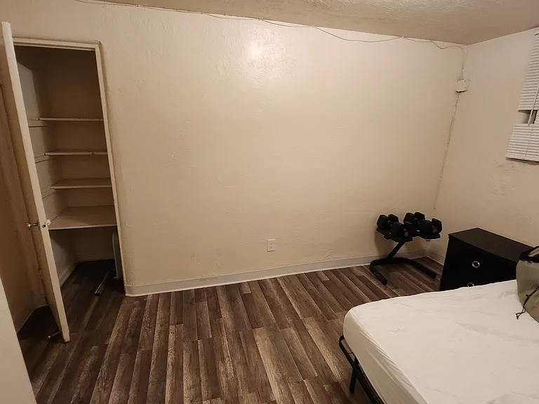 202 Maple St SE #202 — Photo 8