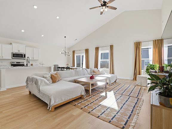 4th image of 4726 Amber Wood Ln