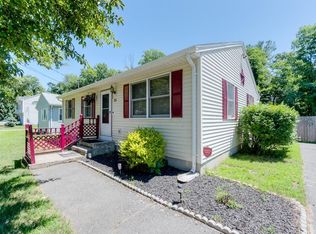 25 Glen Albyn St, Springfield, MA 01104