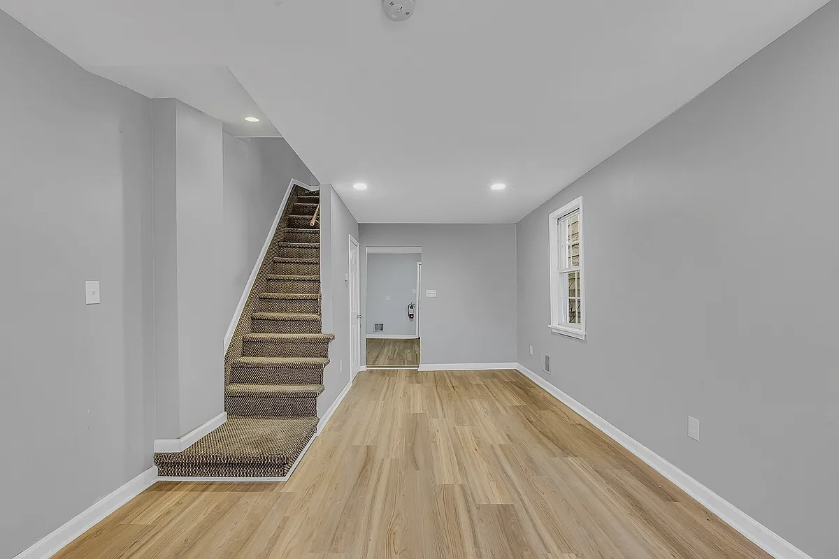 Building Photo - 1009 W Lackawanna Ave #2