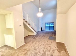 10926 Huston St #203, North Hollywood, CA 91601