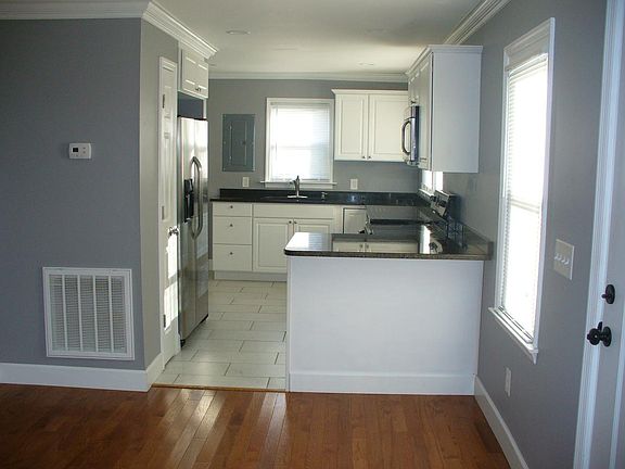 2nd image of 222 Park Ave