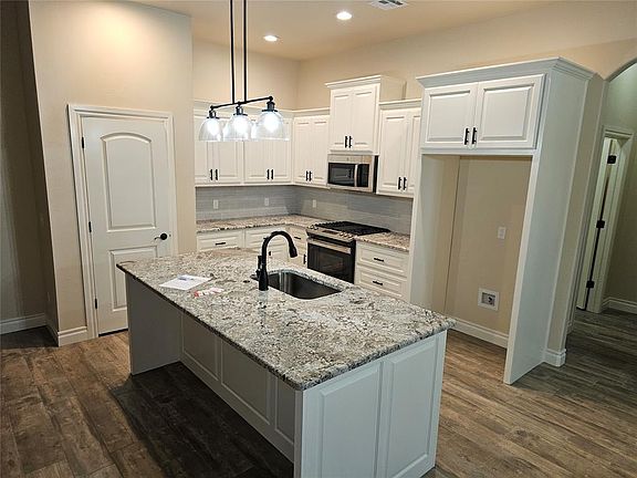 3rd image of 10720 Two Lakes Dr