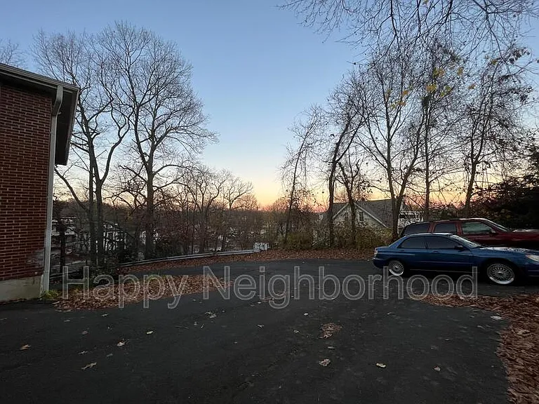 451 Divinity St #E — Photo 10