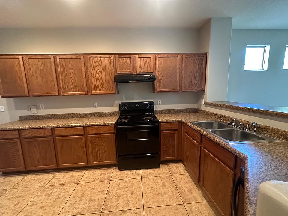 1st image of 1900 W Sawtooth Way