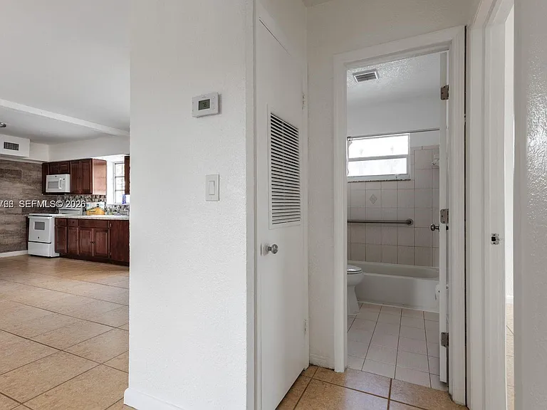1301 NE 153rd St — Photo 14