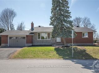 2 Indian Rd, Ottawa, ON K2G 1N4