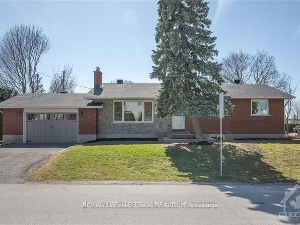 2 Indian Rd, Ottawa, ON K2G 1N4