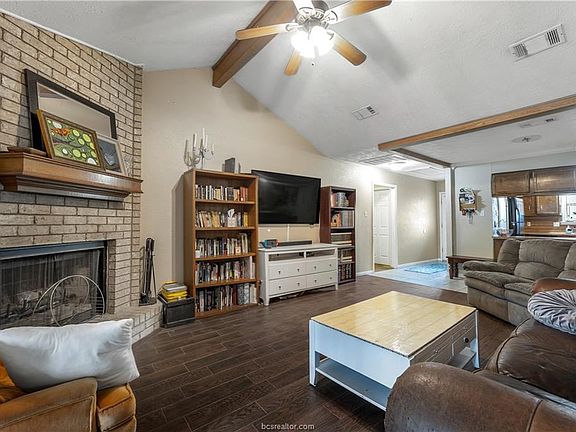4th image of 4100 Windfree Dr