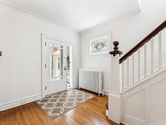 3rd image of 7701 Country Club Ct