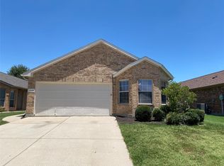 2129 Charmion Ln, Fort Worth, TX 76131