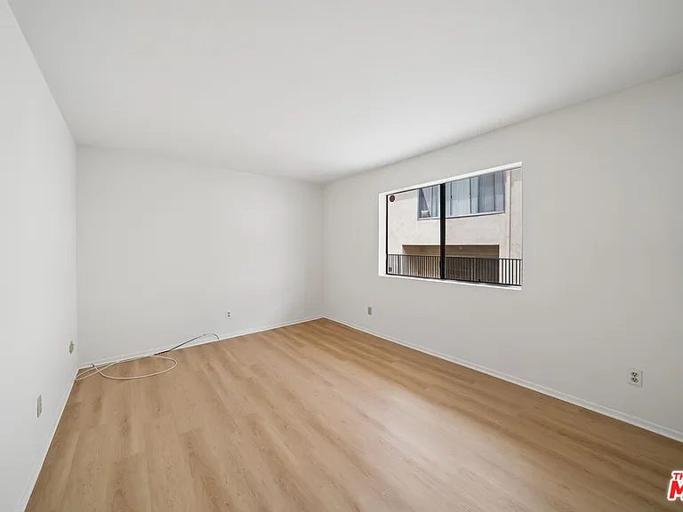 11924 Mayfield Ave #2 — Photo 8