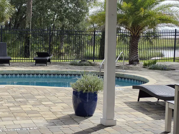 3376 LIGHTHOUSE POINT Lane, Jacksonville, FL 32250