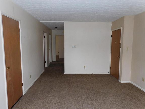 5th image of 1396 Broadway St APT 4