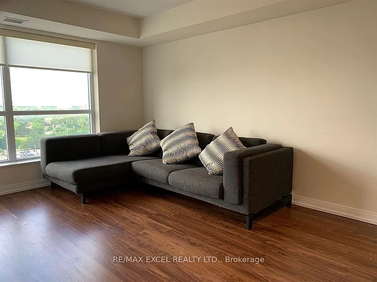 151 Village Green Sq #1806 — Photo 4