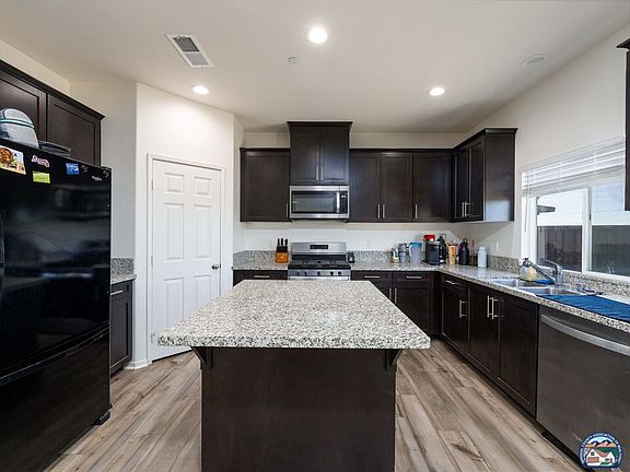 2nd image of 2529 Valle Verde Ln