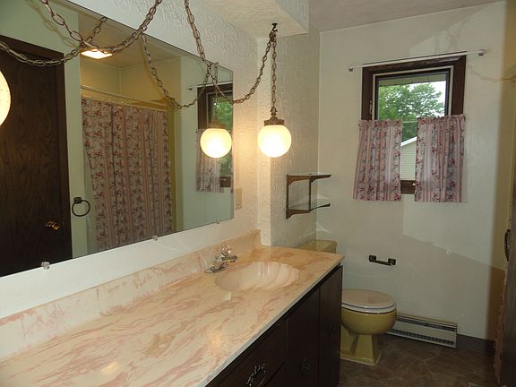 Full bath Main level