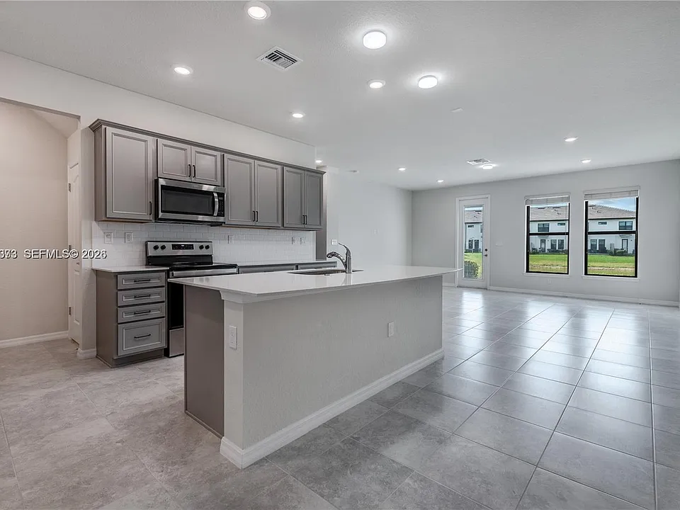 2126 Appleton Cir #2126