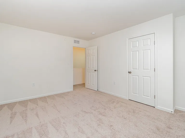 7869 Oak Brook Dr — Photo 20