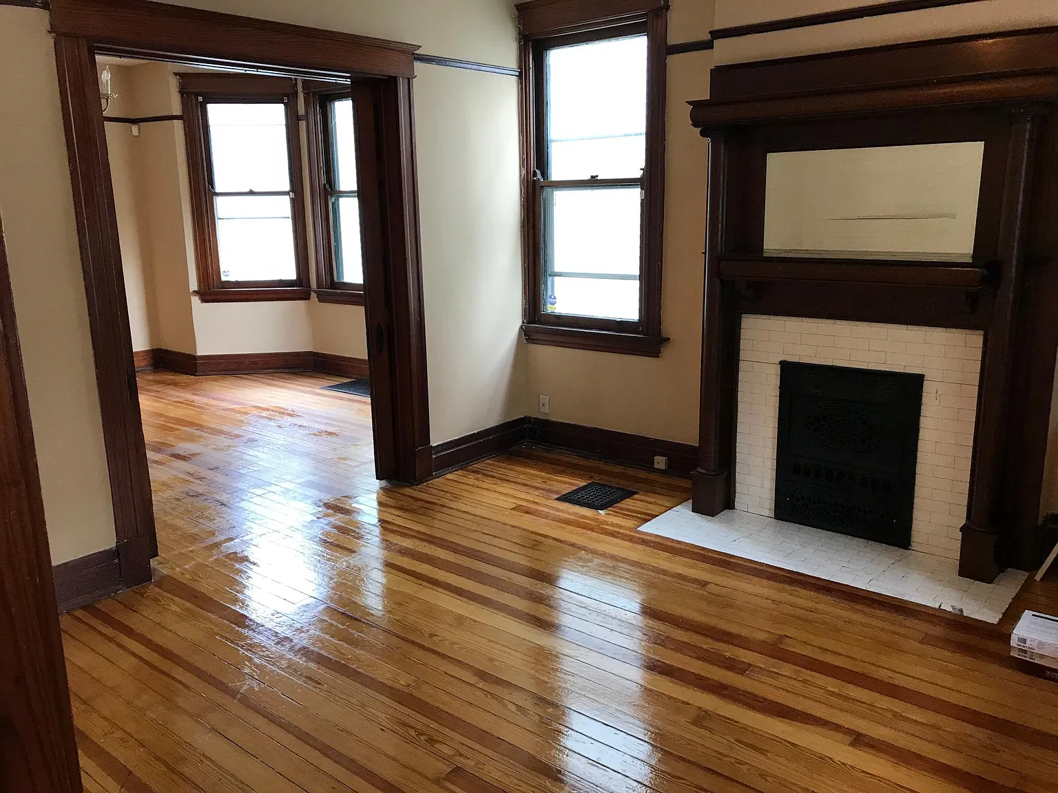 5 bed, 2.5 bath, 1500 sqft, $3,300 — Photo 2