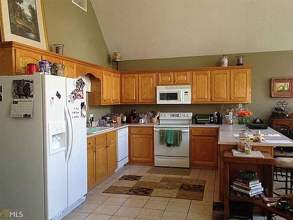 4th image of 593 River Lake Dr