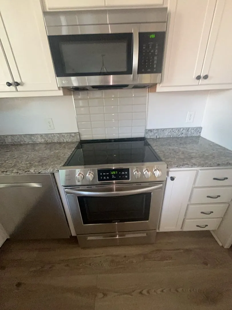 2-bedroom, 2-bathroom home located in the vibrant city of Albuquerque — Photo 4