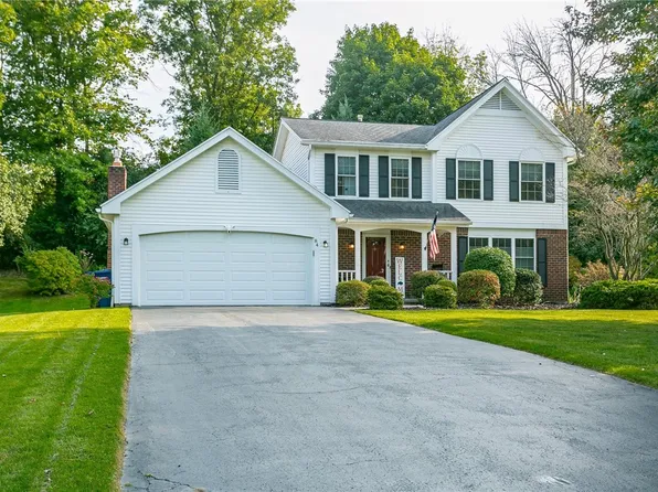 84 E Pointe, Fairport, NY 14450