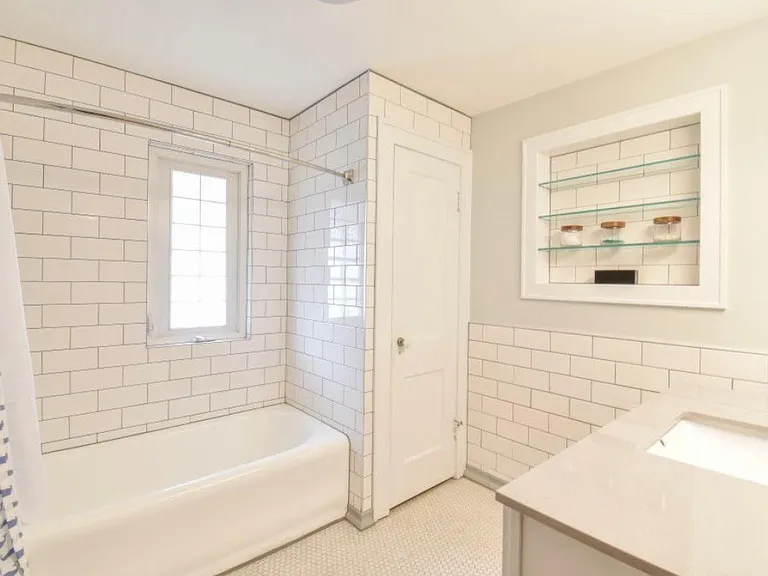 4412 Woolworth Ave — Photo 8