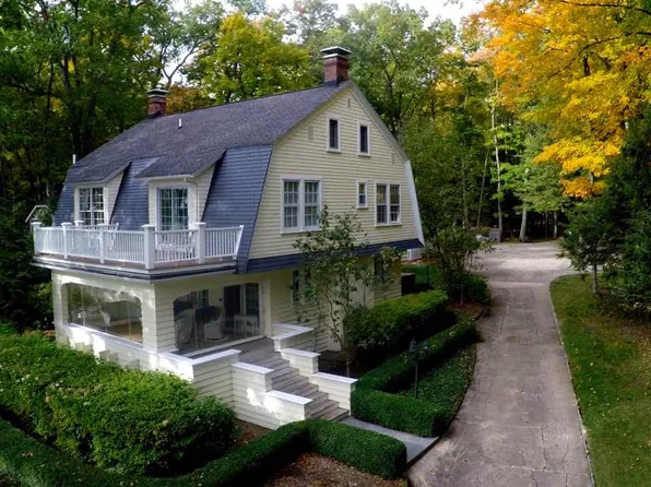 8151 S Lake Shore Dr, Harbor Springs, MI 49740