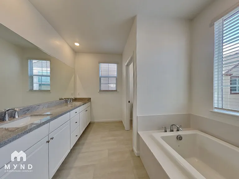 1688 Matmor Rd — Photo 8