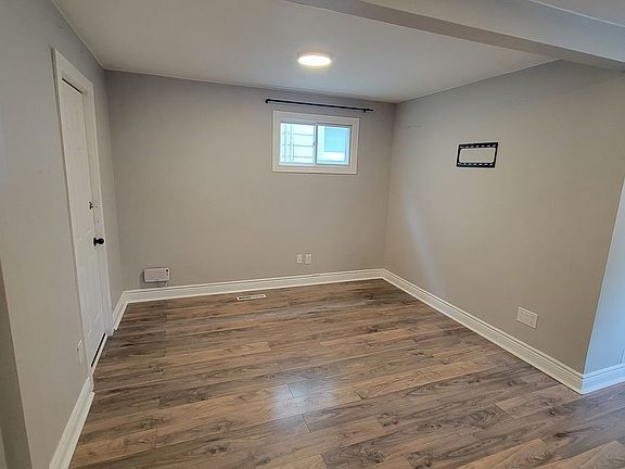 4th image of 693 Moy Ave #2