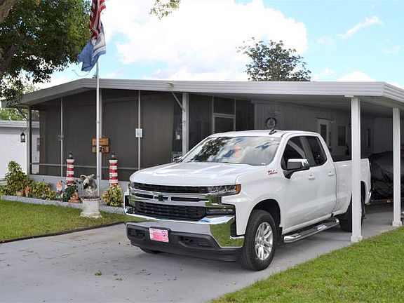 3rd image of 821 Sabal Palm Dr
