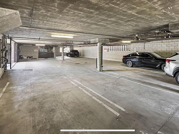 5th image of 2250 S Beverly Glen Blvd APT 104