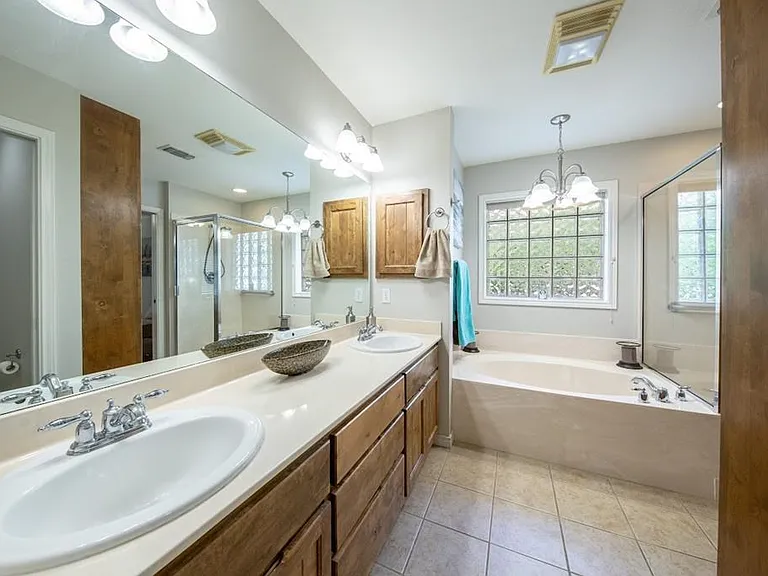 118 Riley Ln — Photo 10